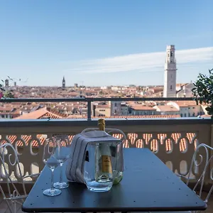 Casa Corvina Italien